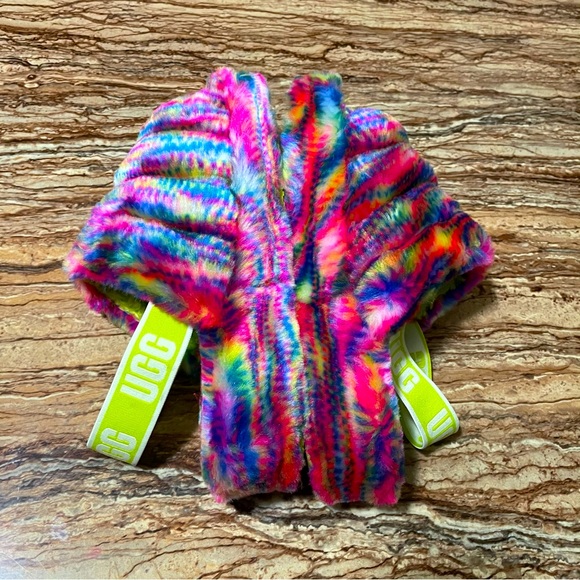 Ugg - Picture 6 of 8